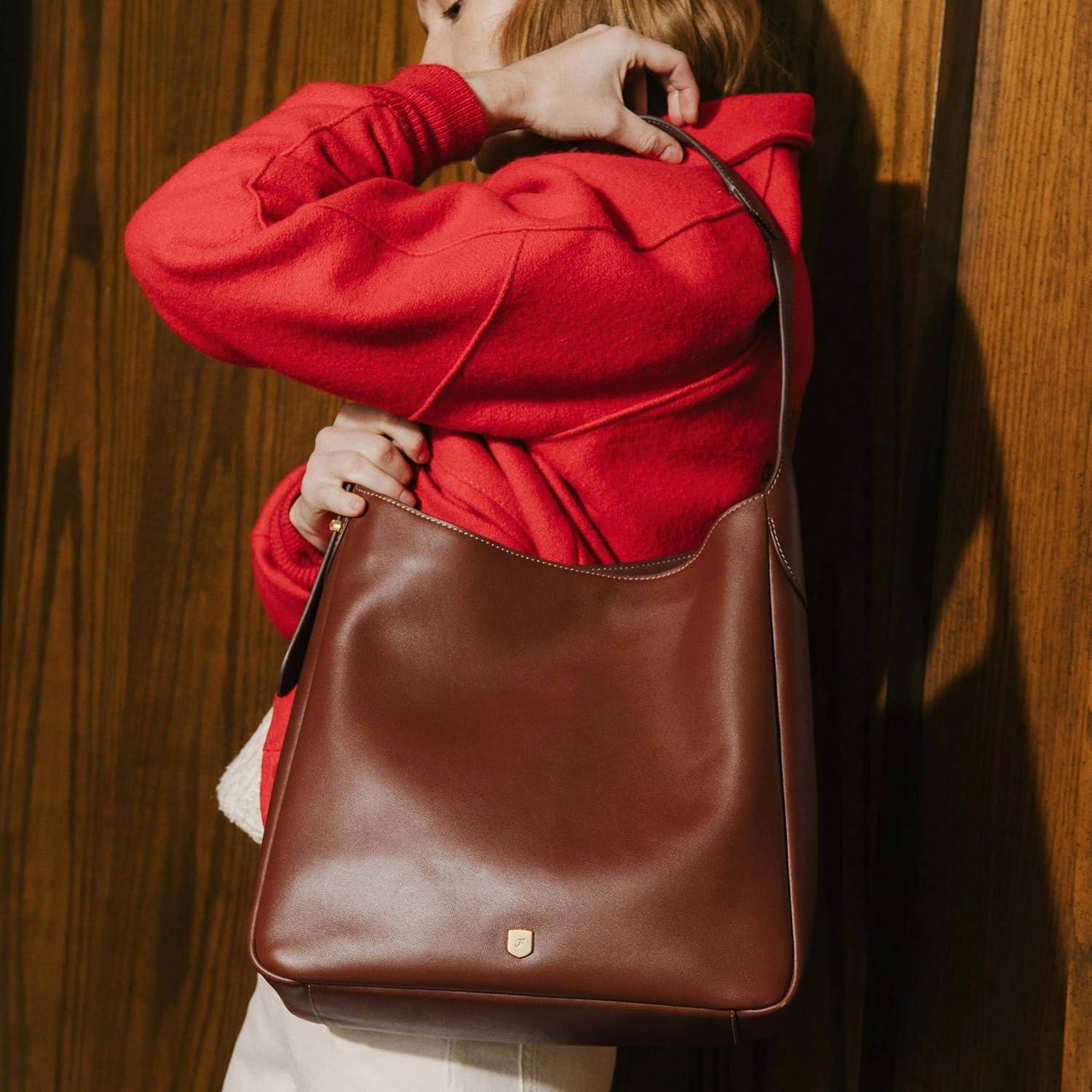 imageFossil Dillon Hobo BagMedium Brown